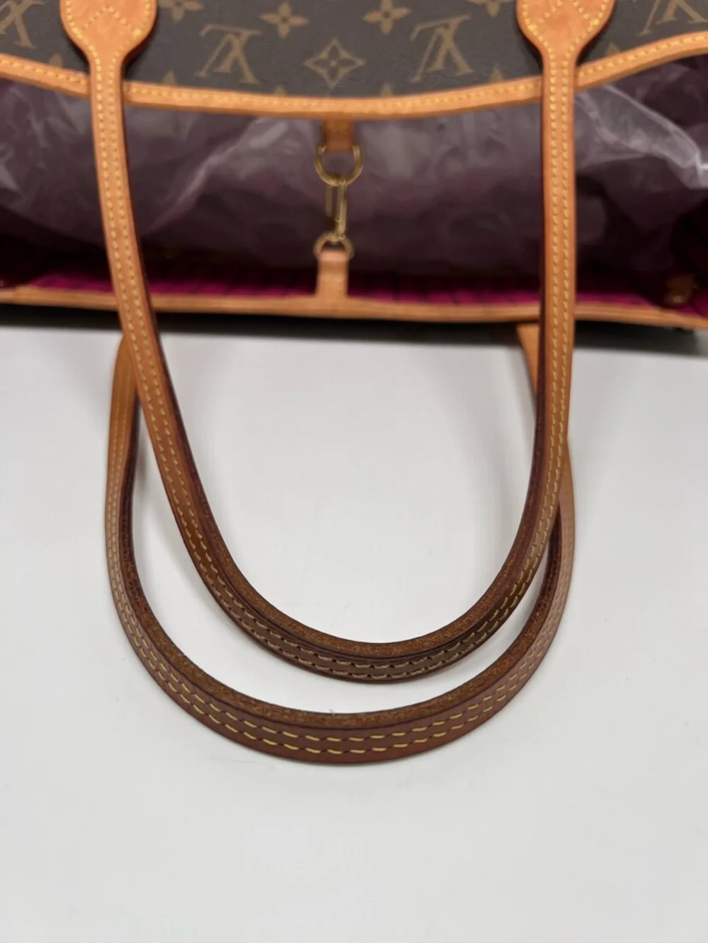 Louis Vuitton Neverfull MM - Picture 8 of 10